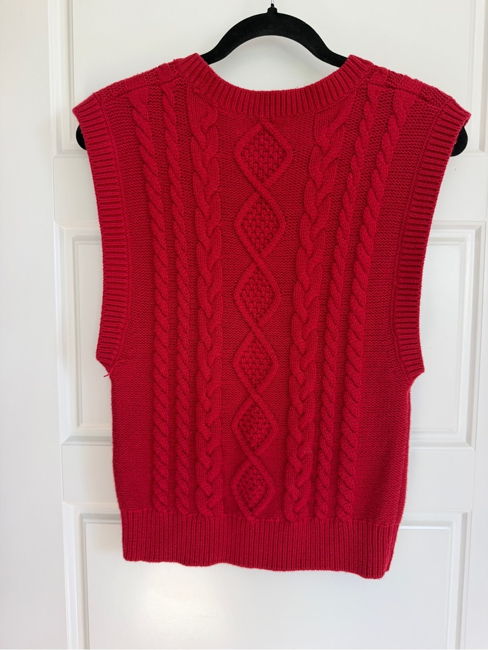 Wilfred Red Cable-Knit Sleeveless Sweater Vest Cotton and Wool - Picture 2 of 4